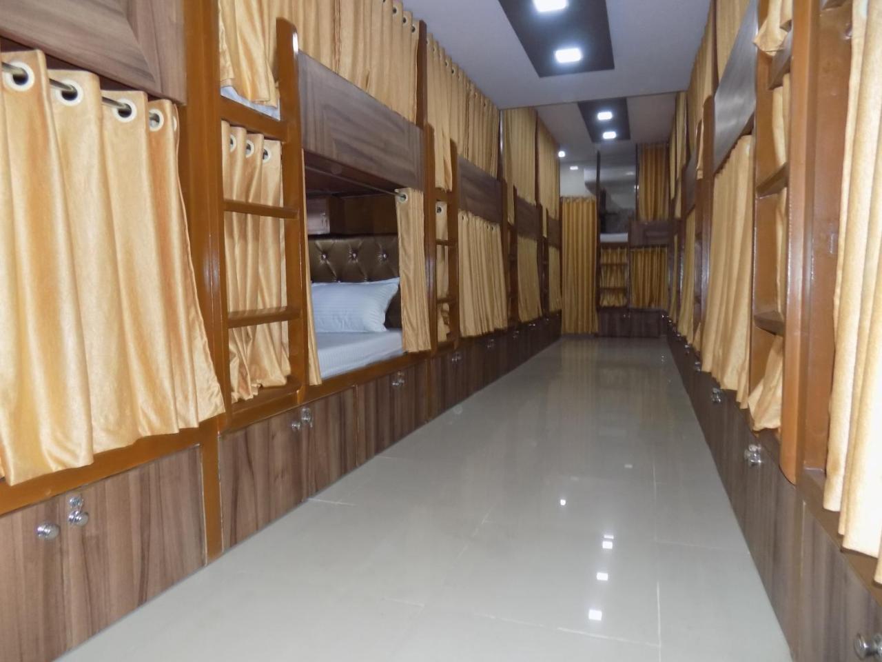 Metro Inn Dormitory Mumbai Eksteriør bilde